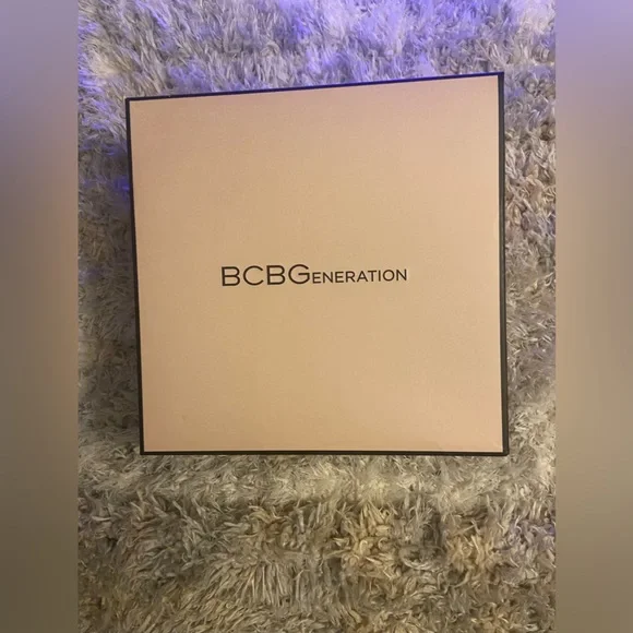 Gently Worn ‼️ Size 10 - Picture 7 of 10